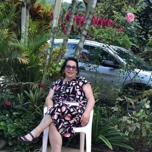 Meet your Posher, Josefina